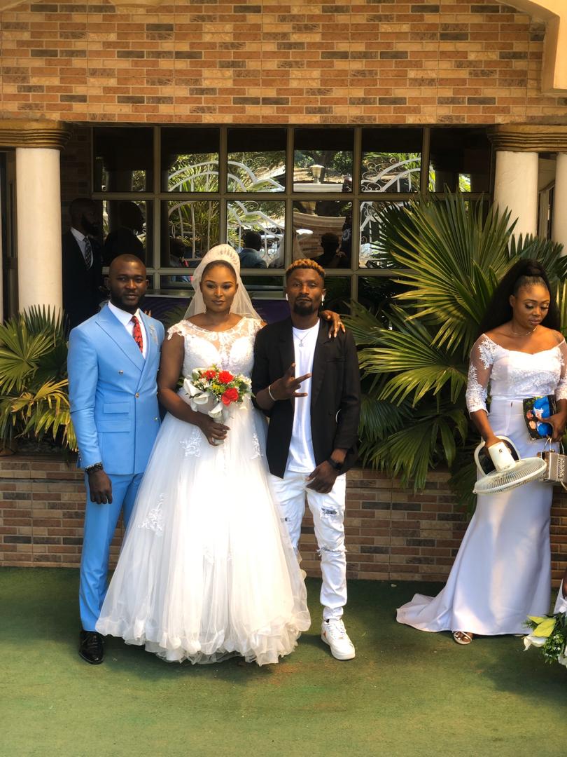 Slizeboy Ability flaunts wedding photo in a special way