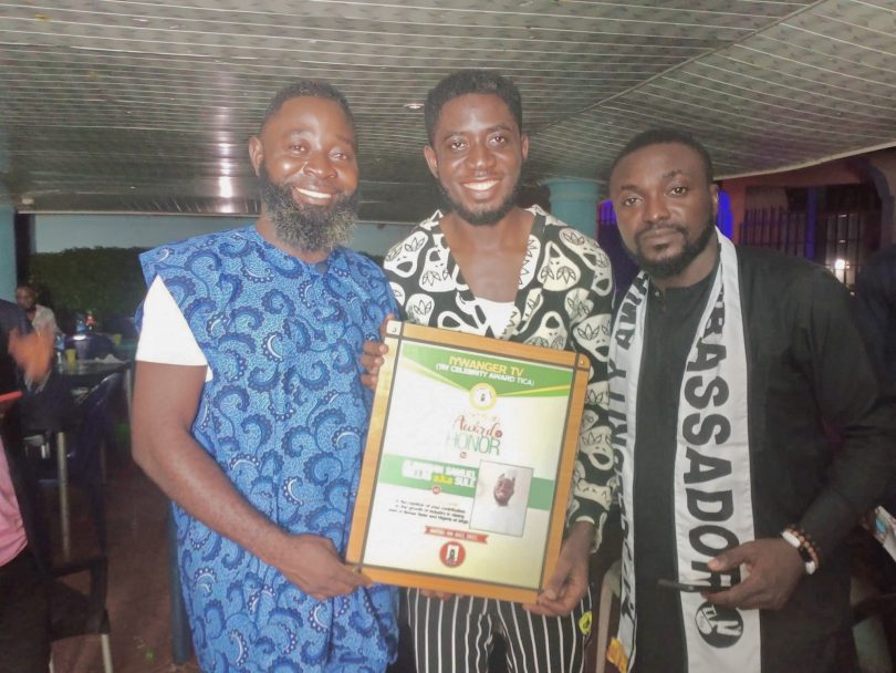 Congratulations to Sammy Stans of Igboji Man Sule as he wins an Award from Iywanger Tv