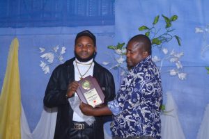 International Hypeman Kekes honoured an award as the Best and Most Valued Hypeman Gwer East 2022